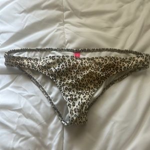 NWOT Victoria’s Secret bikini bottom